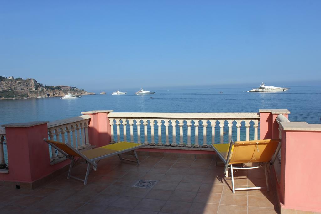 B&B Villa Raineri Giardini Naxos Exterior photo